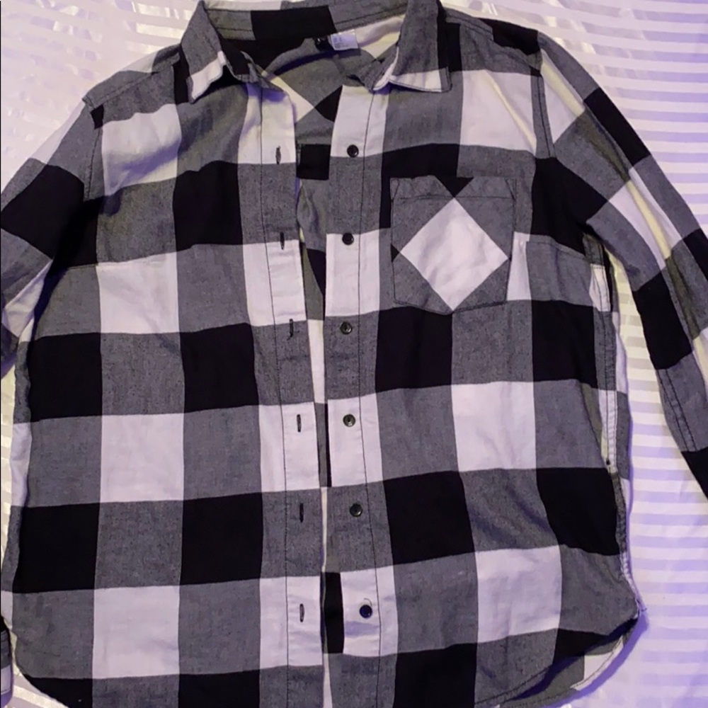 A black and white flannel